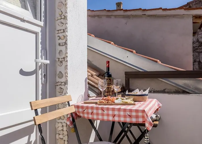 Apartment Casa Vlatka-cozy & Hvar Town