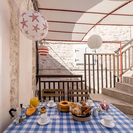 Апартаменти Casa Vlatka-cozy & *