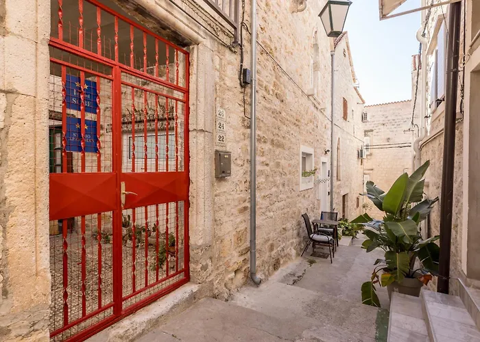 Casa Vlatka-cozy & * Hvar Town